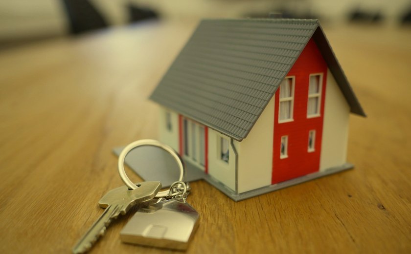 Diarista realiza primeiro financiamento imobiliário usando NFT como garantia