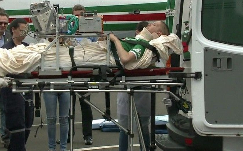 Médicos preparam Follmann para receber prótese em perna amputada