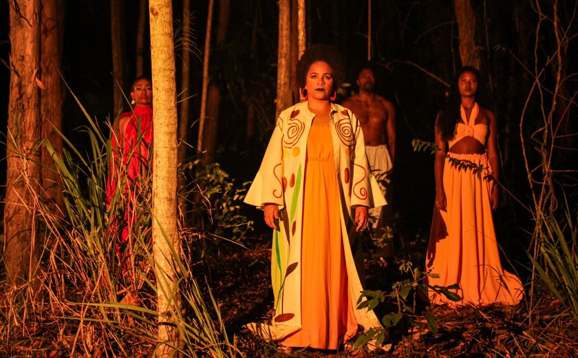 Mel Nascimento lança o videoclipe Semente  na Sala de Música do Complexo Cultural Deodoro em Maceió