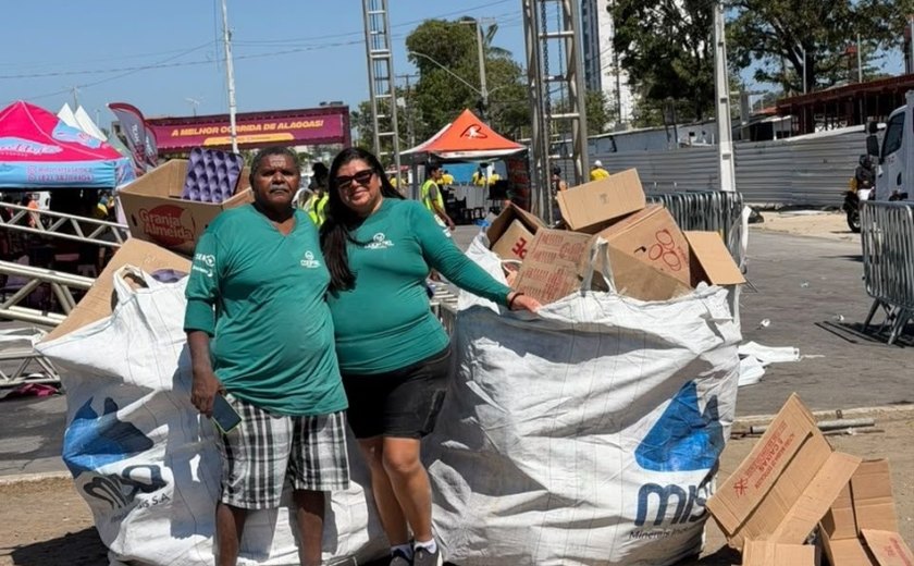 Alurb realiza coleta seletiva em evento de corrida na orla de Maceió