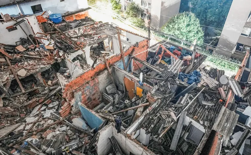 Casas começam a ser demolidas após explosão em São Paulo