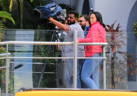 TV Pajuçara filma jornalistas em greve