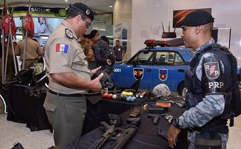 Polícia Militar abre Semana Tiradentes com exposição em shopping de Maceió