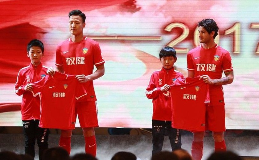 Tianjin Quanjian apresenta Pato e companhia em evento que abre temporada
