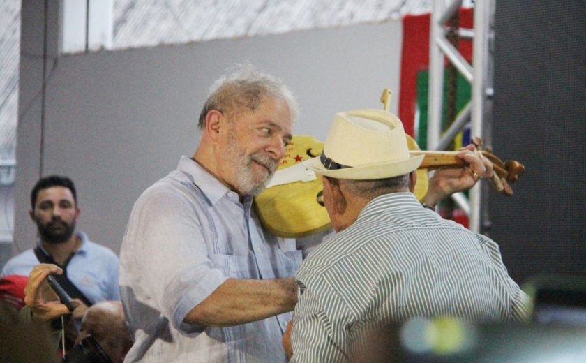 Lula diz em visita a Maceió que 'o país só tem conserto com o povo na governança'