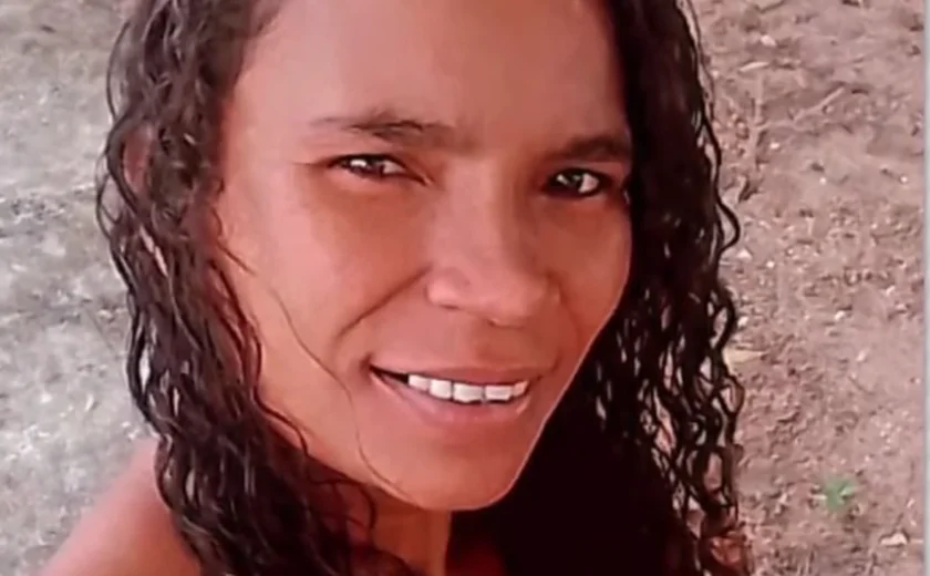 Mulher morre após companheiro jogar um paralelepípedo em sua cabeça durante discussão