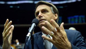 Padre faz críticas a Bolsonaro durante pregação