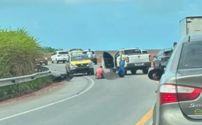 Motociclista fica ferido em acidente na BR-424 em Marechal Deodoro
