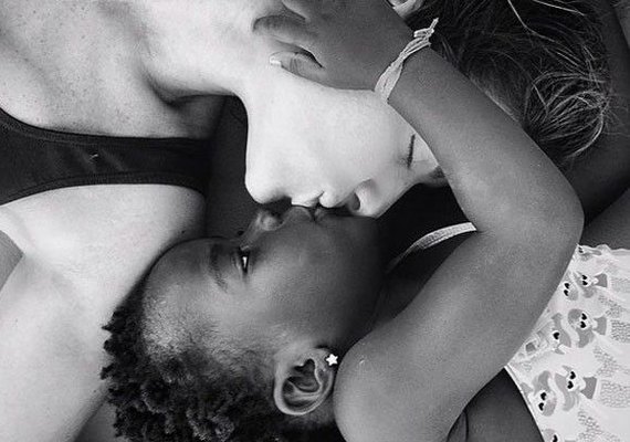 Selinho de Giovanna Ewbank na filha Titi faz sucesso na internet