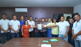 Prefeito Daniel Vasconcelos autoriza reinício das obras do Sistema de Abastecimento de Água em Peroba e Ponta de Mangue
