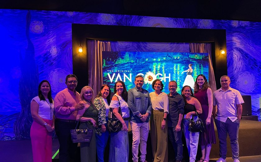 Sistema S e entidades do turismo realizam visita técnica na exposição imersiva “Van Gogh Live 8k” em Maceió
