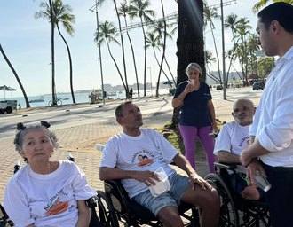 Vereador David do Emprego promove ação solidária e leva idosos para tarde de lazer na orla de Maceió
