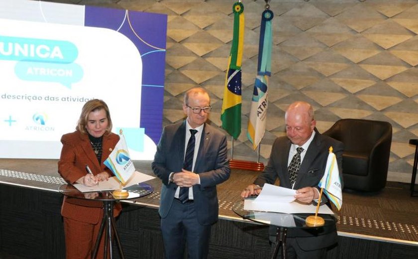 TCE/AL assina adesão ao projeto Comunica em Brasília
