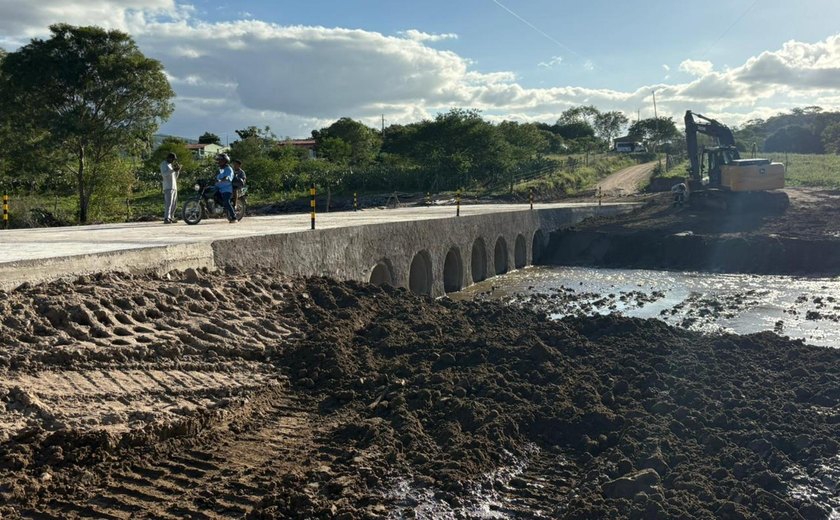 Povoado em São José da Tapera é beneficiado com passagem molhada