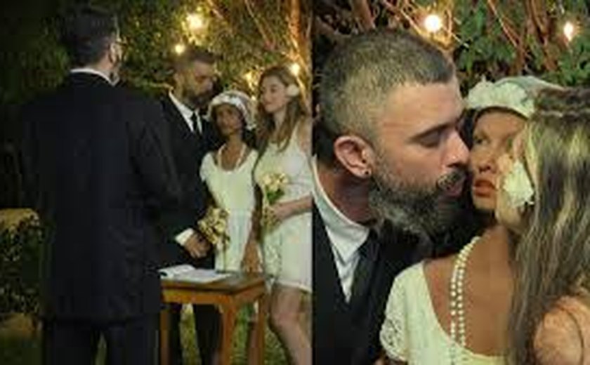 Casal de influenciadores 'se casa' com boneca realista e vivem trisal