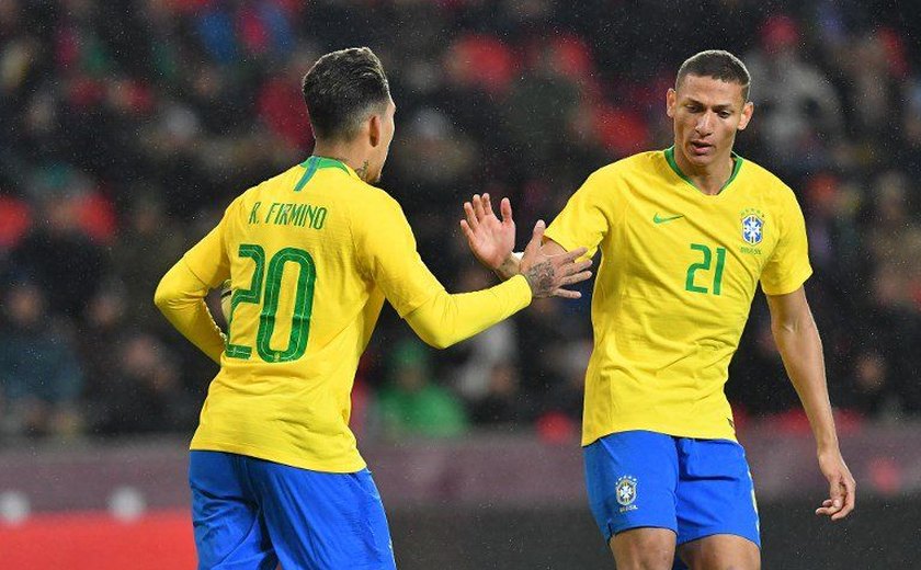 Com gol do alagoano Firmino, Brasil vence República Tcheca