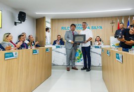 Paulo Dantas é agraciado em Maragogi com a comenda Costa dos Corais