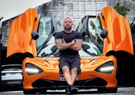 Influenciador e empresário do ramo de carros morre após anestesia geral para fazer tatuagem em SC