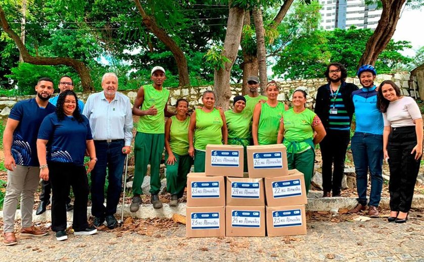 TJ/AL doa 187 kg de alimentos a cooperativa de recicladores em Maceió