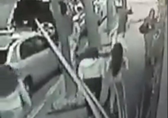 Gangue de garotas ataca e rouba mulher em rua de Higienópolis