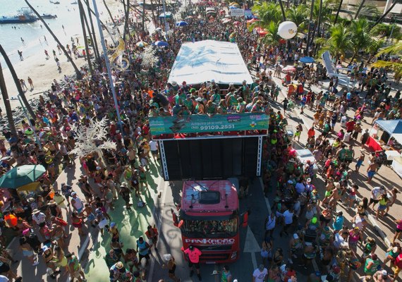 Carnaval atrai foliões e várias cidades do país registram recordes de movimentação turística