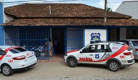 Jovem é detido suspeito de homicídio e tráfico de drogas em Marechal Deodoro