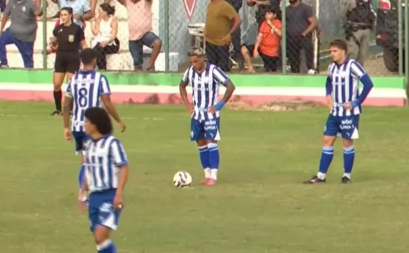 CSA goleia o CSE por 5 a 1 em jogo marcado por paralisações em Palmeira dos Índios