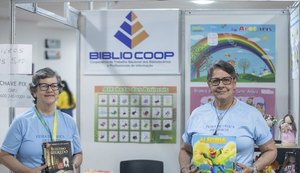 Bibliocoop incentiva a leitura com projetos de troca e venda acessível