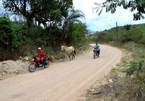 Moto e caminhonete D20 colidem e um morre em trecho da AL-145 em Pariconha