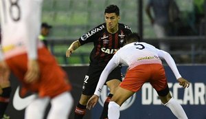 Furacão vence Caracas e consegue boa vantagem para jogo de volta no Brasil