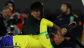 Neymar rompe ligamento cruzado anterior do joelho e vai passar por cirurgia