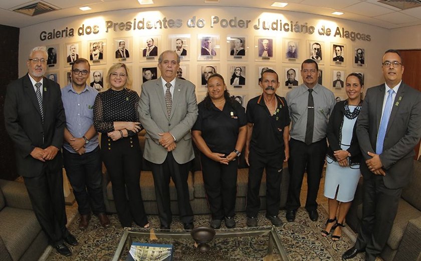 Presidência do Tribunal de Justiça de Alagoas premia vencedores da coleta seletiva