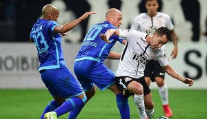 Corinthians vence Avaí e fica ainda mais próximo do título brasileiro