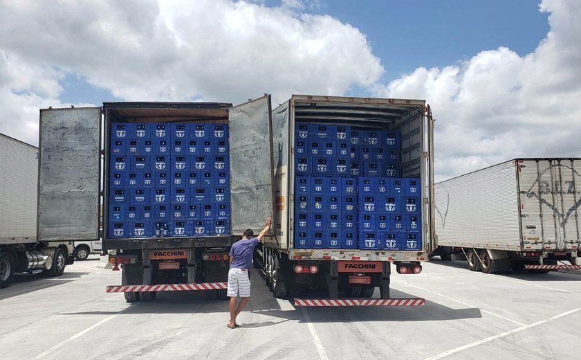 Operação da Sefaz retém 4.257 caixas de bebidas sem nota fiscal em Arapiraca