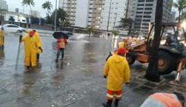 Secretaria de Infraestrutura monitora redes de drenagem em Maceió