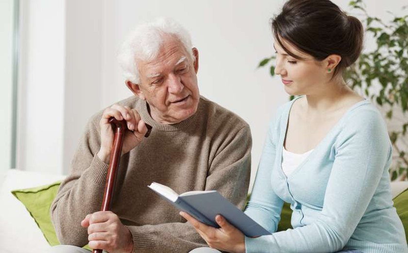 Saúde está com inscrições abertas para curso de cuidadores de idosos