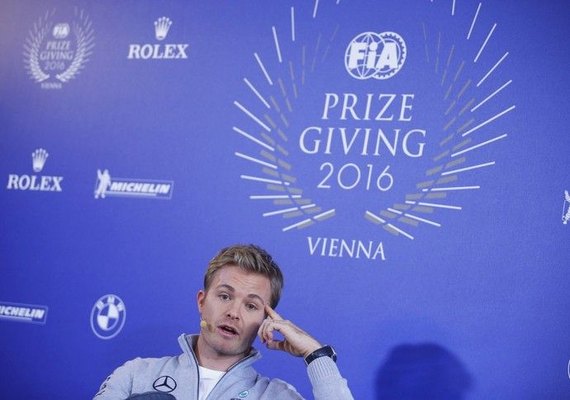 Nico Rosberg surpreende e anuncia aposentadoria da F1 após ser campeão