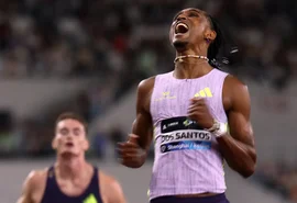 Alison dos Santos abre Diamond League vencendo recordista mundial