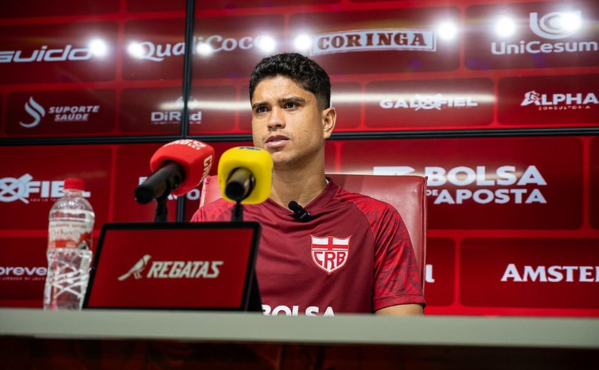Kevin destaca evolução do CRB sob comando de Fábio Matias