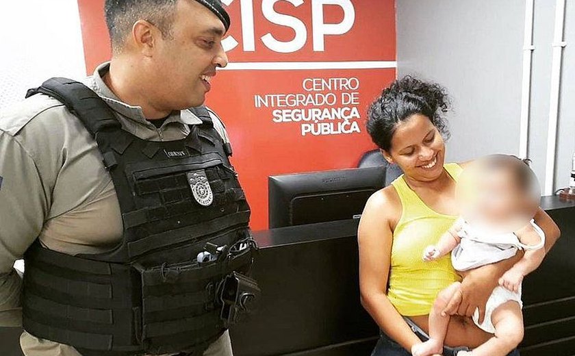 Policial militar socorre bebê de dois meses que se engasgou com leite materno