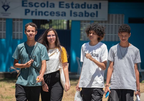 Estudantes da rede pública terão pré-inscrição automática no Enem
