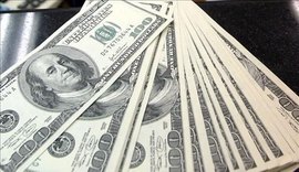 Dólar tem leve alta nesta sexta e termina a semana a R$ 3,33