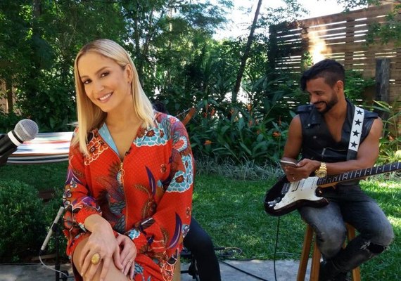 Claudia Leitte diz que adora 'causar' nas férias: 'Fui de pijamas na rua'