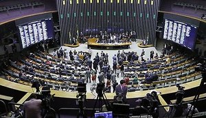 Disputa entre oposição e governo atrasa votação da denúncia contra Temer