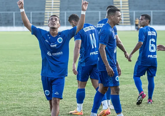 Cruzeiro de Arapiraca vence o Guarany por 2 a 1 e sai na frente na final da Série B do Alagoano