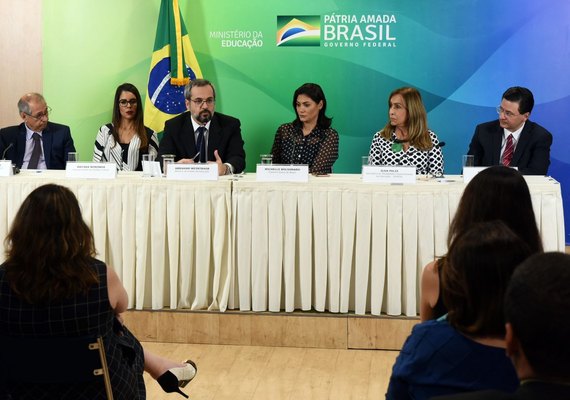 MEC vai incentivar cinemas acessíveis a surdos, cegos e autistas em todo o país