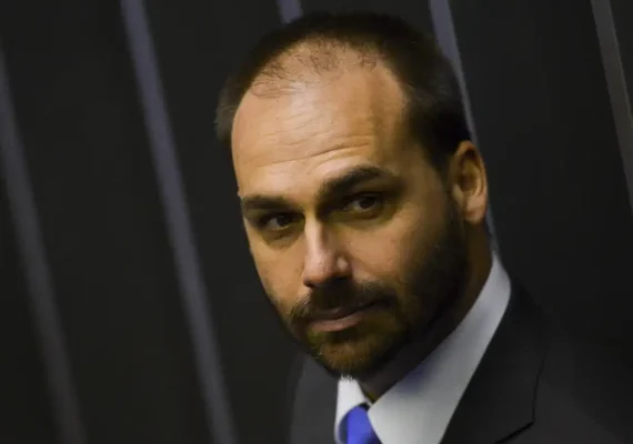 Ministério da Justiça demite Eduardo Bolsonaro por abandono de cargo