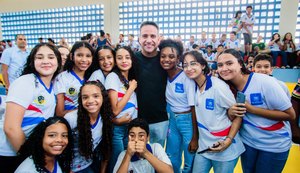 Clima Bom: governador entrega ginásio e revitalização da Escola Maria da Salete Gusmão