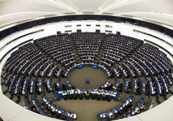 Estimativa de comparecimento em eleição europeia é de aproximadamente 50 por cento