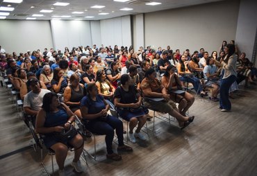 Prefeitura de Maceió capacita 260 ambulantes da orla e fortalece economia e turismo